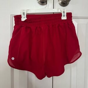Lululemon Hotty Hot shorts - Size 6